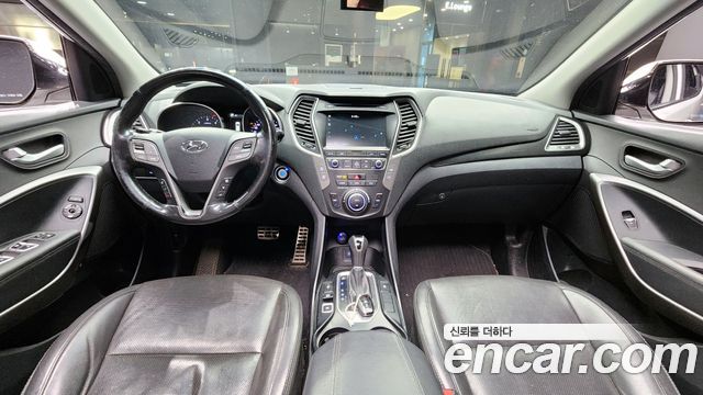 Hyundai Santa Fe — interior