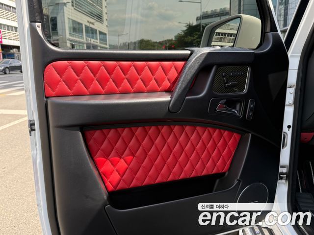 Mercedes-Benz G-Class — interior