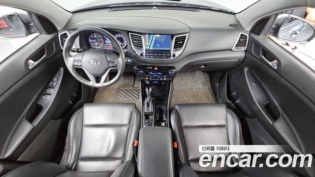 Hyundai Tucson — interior