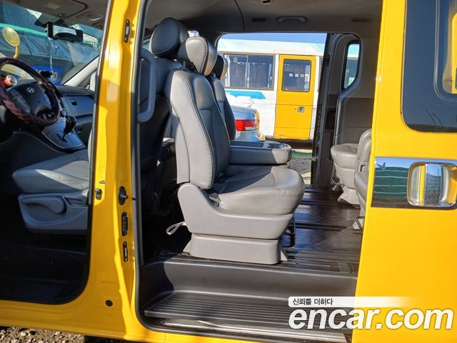 Hyundai Starex — interior