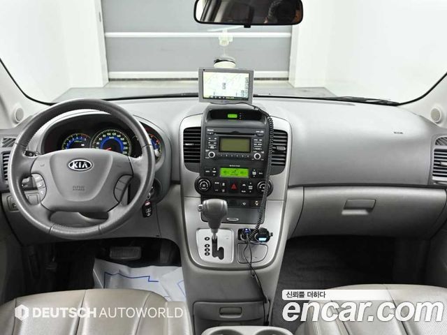 Kia Carnival — interior