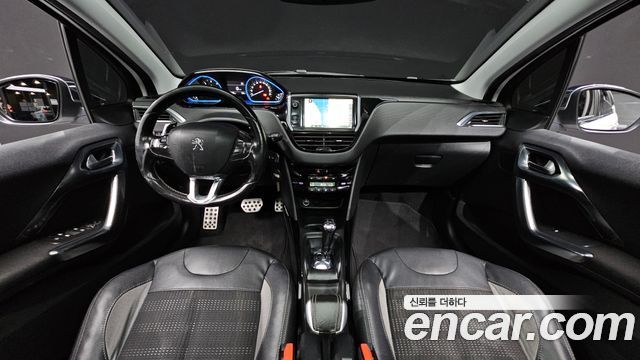 Peugeot 2008 — interior