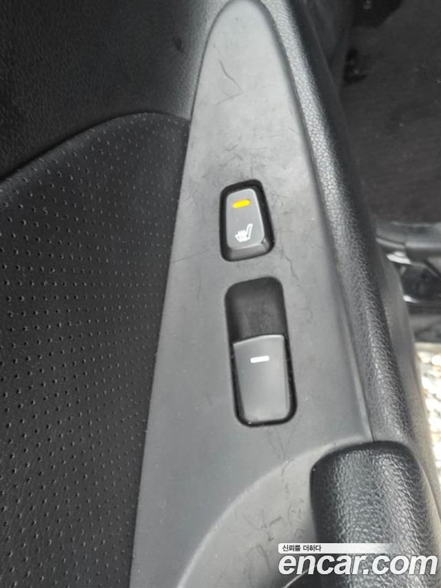 Hyundai Sonata — interior