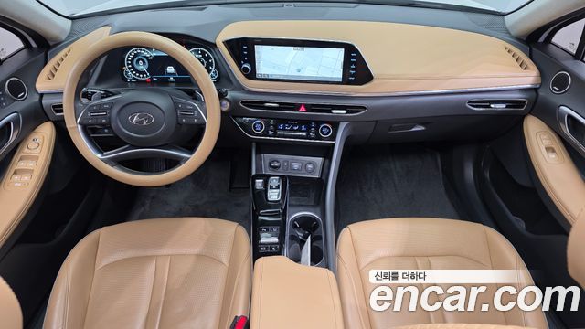 Hyundai Sonata — interior