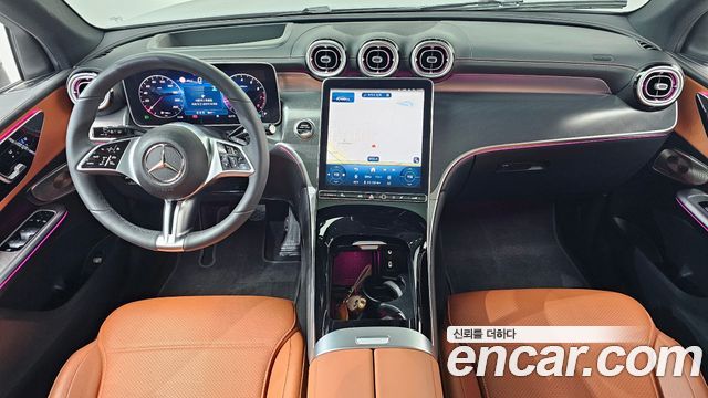 Mercedes-Benz GLC-Class — interior
