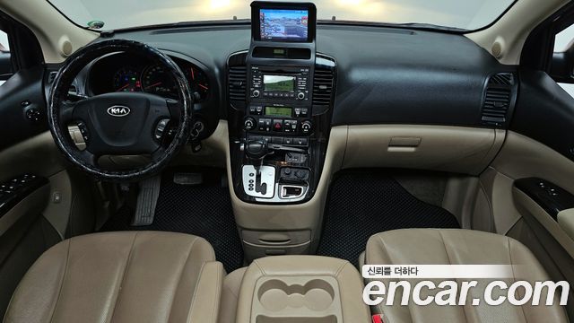 Kia Carnival — interior