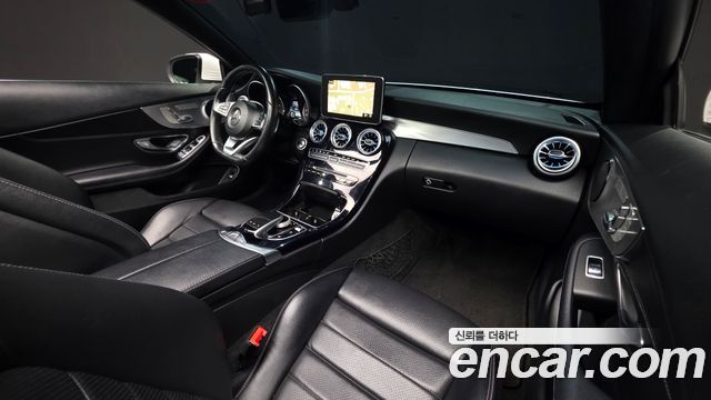 Mercedes-Benz C-Class — interior