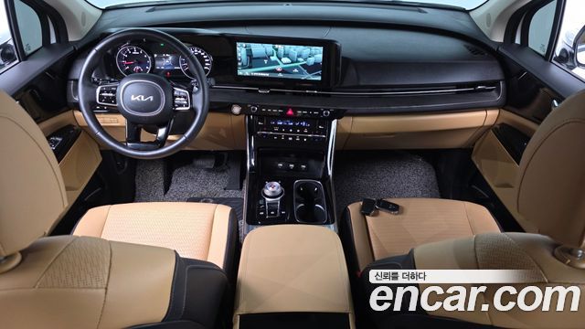 Kia Carnival — interior