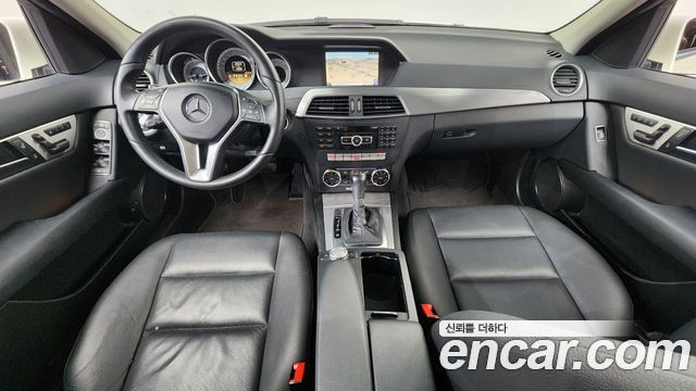 Mercedes-Benz C-Class — interior