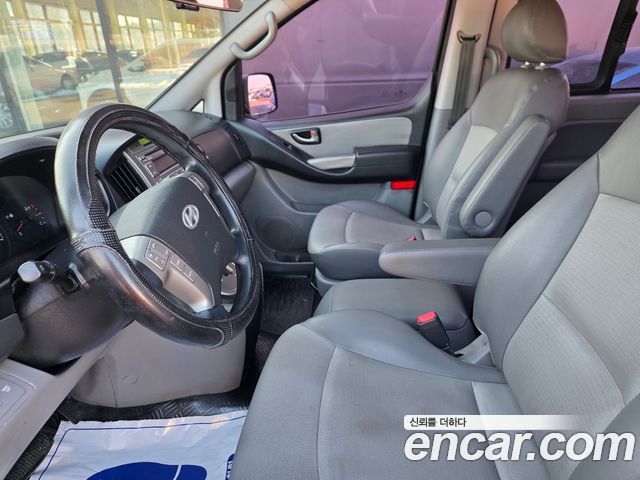 Hyundai Starex — interior