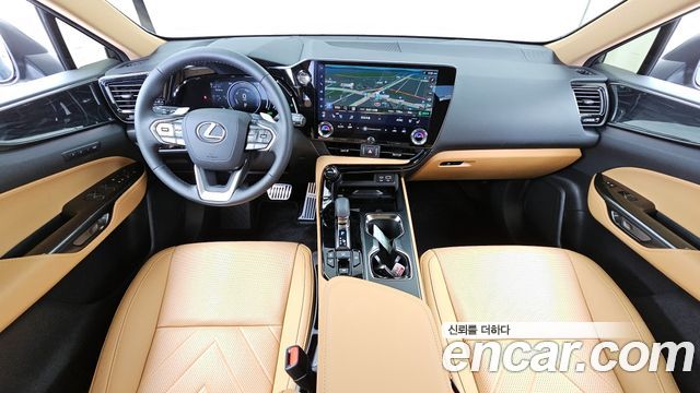 Lexus NX — interior