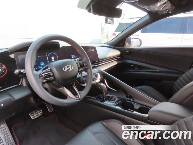 Hyundai Avante — interior