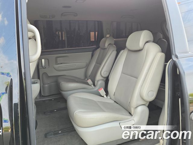 Kia Carnival — interior