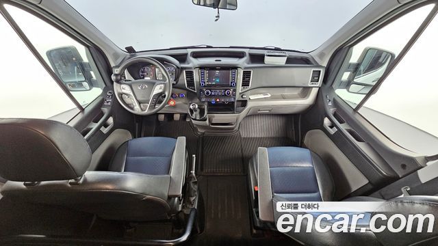 Hyundai Solati — interior