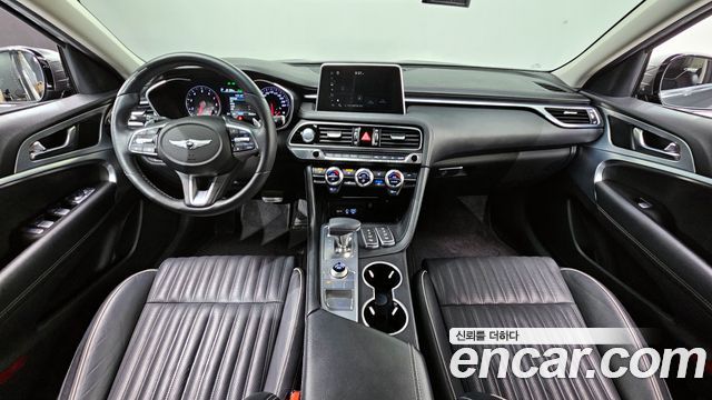Genesis G70 — interior