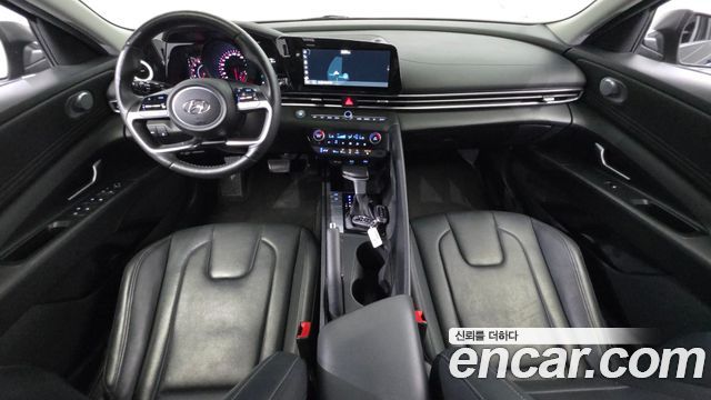 Hyundai Avante — interior