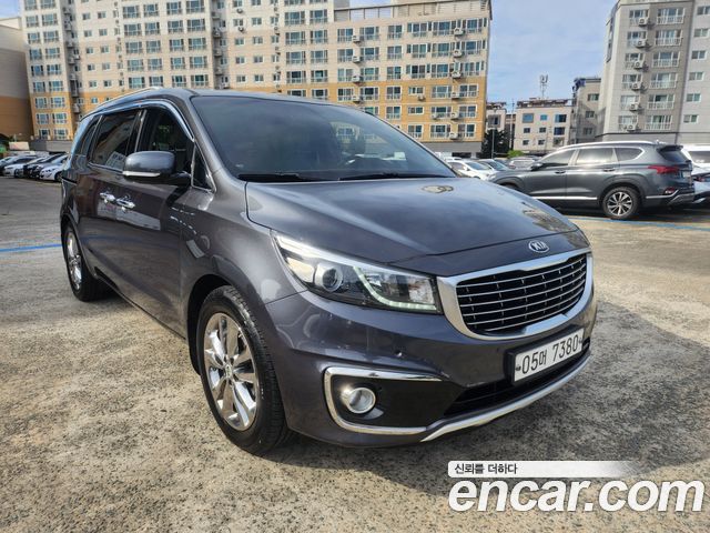 Kia Carnival — exterior