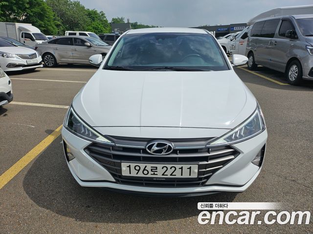 Hyundai Avante — exterior