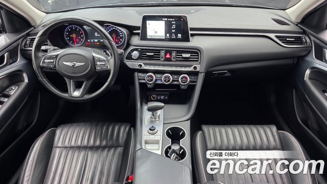 Genesis G70 — interior