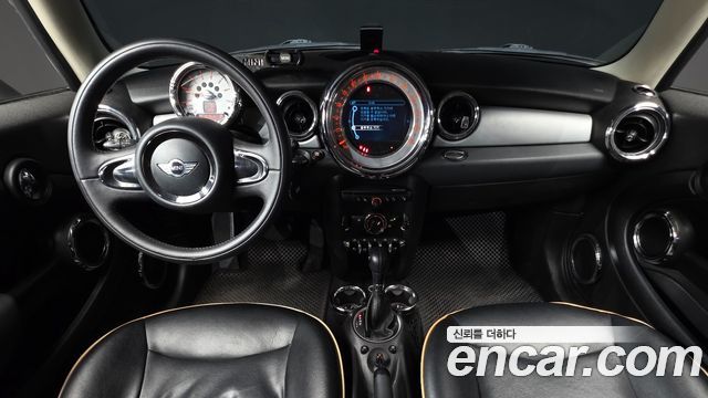 MINI Cooper — interior
