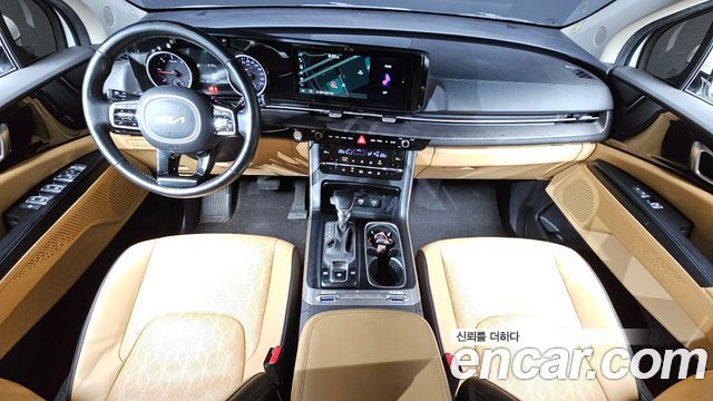 Kia Carnival — interior