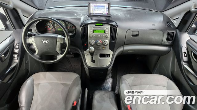 Hyundai Starex — interior