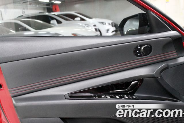Hyundai Avante — interior