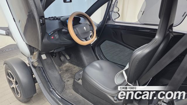 Renault Korea Twizy — interior