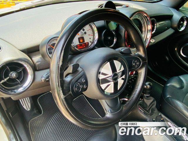MINI Cooper Convertible — interior