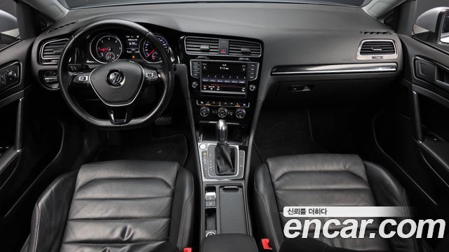 Volkswagen Golf — interior