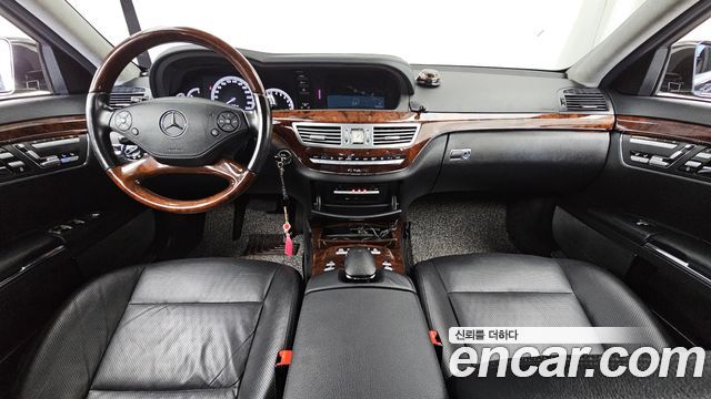 Mercedes-Benz S-Class — interior
