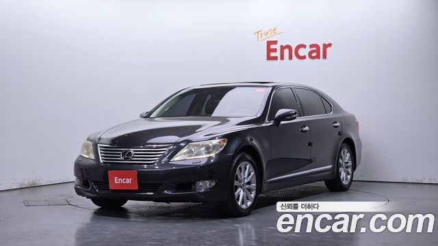 Lexus LS — exterior