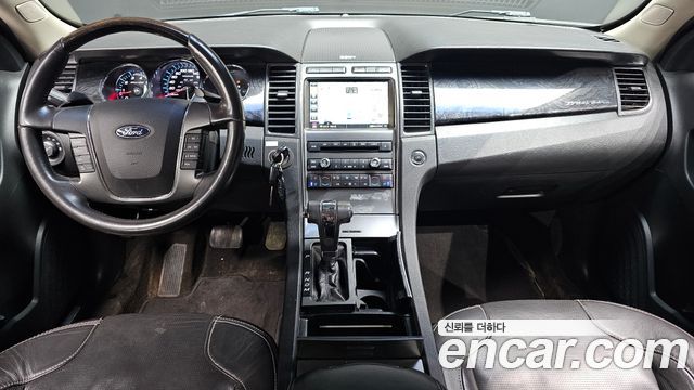 Ford Taurus — interior