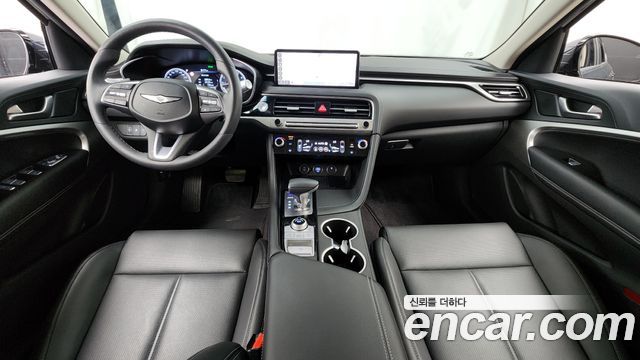 Genesis G70 — interior