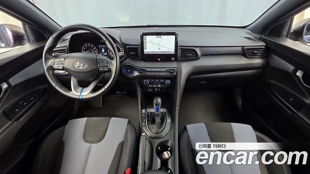 Hyundai Veloster — interior