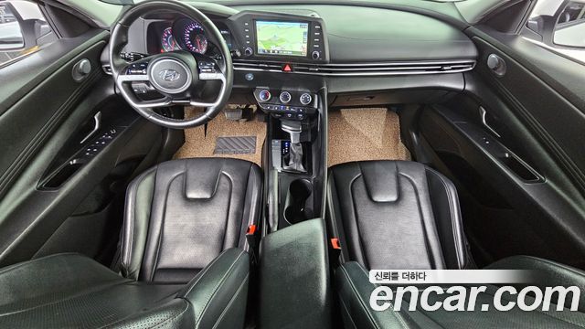 Hyundai Avante — interior
