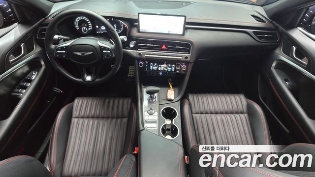 Genesis G70 — interior