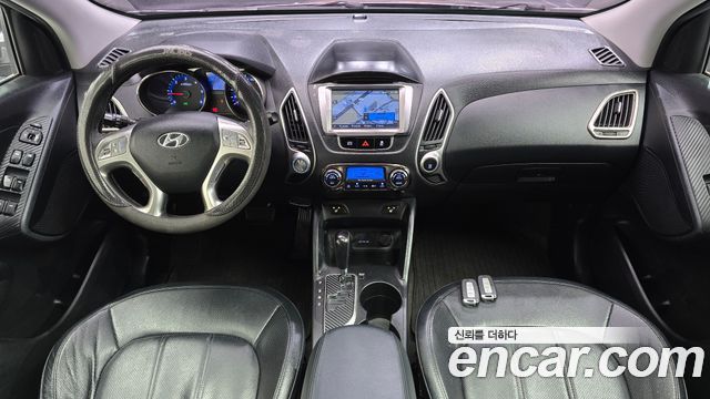 Hyundai Tucson — interior