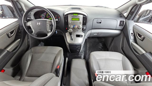 Hyundai Starex — interior
