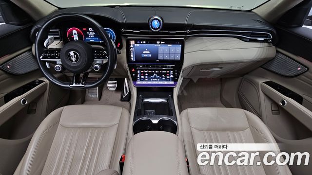 Maserati Grecale — interior