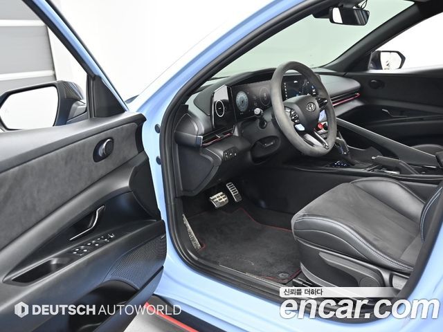 Hyundai Avante — interior