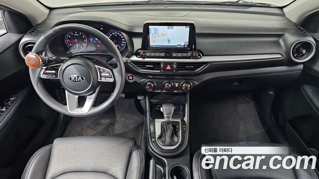 Kia K3 — interior