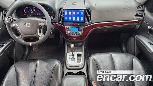 Hyundai Santa Fe — interior