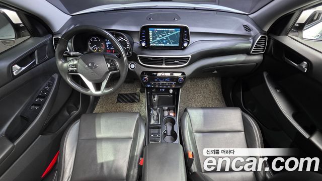 Hyundai Tucson — interior