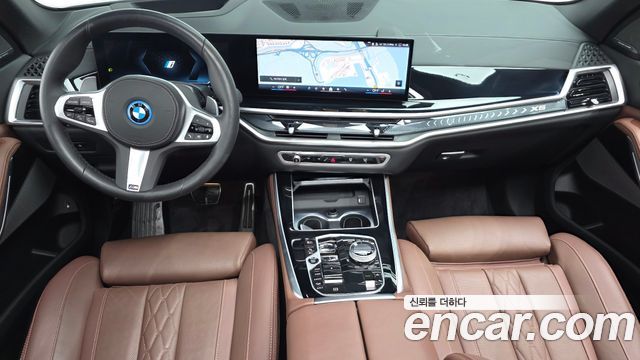 BMW X5 — interior