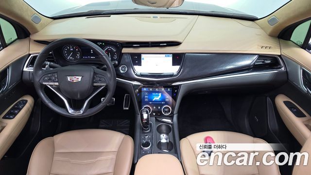 Cadillac XT6 — interior