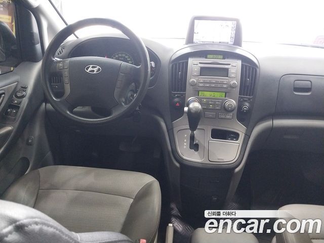 Hyundai Starex — interior