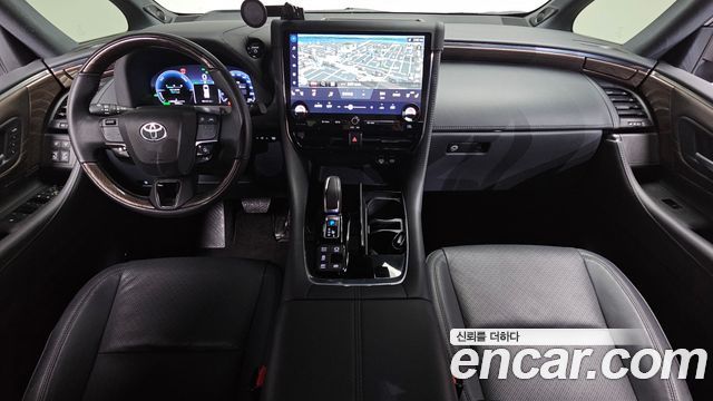 Toyota Alphard — interior