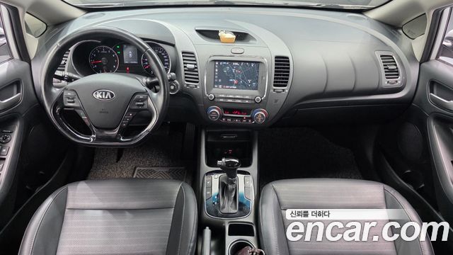 Kia K3 — interior