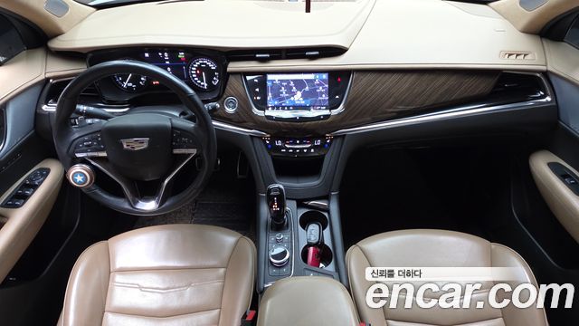 Cadillac XT6 — interior